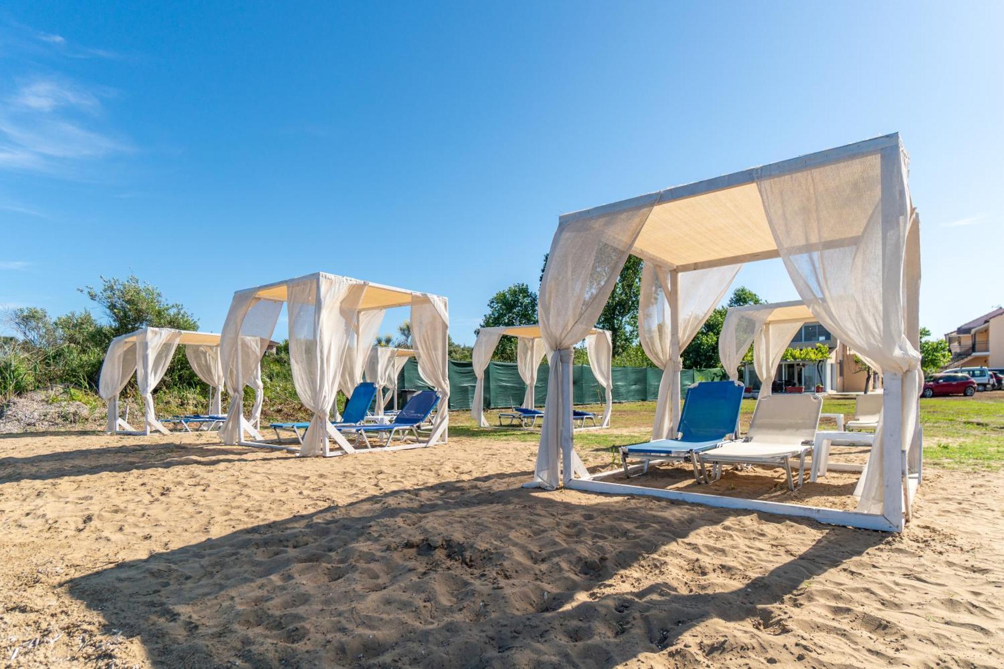 Aparthotel Sandy Complex By Konnect - Poolside & Seaside 2*