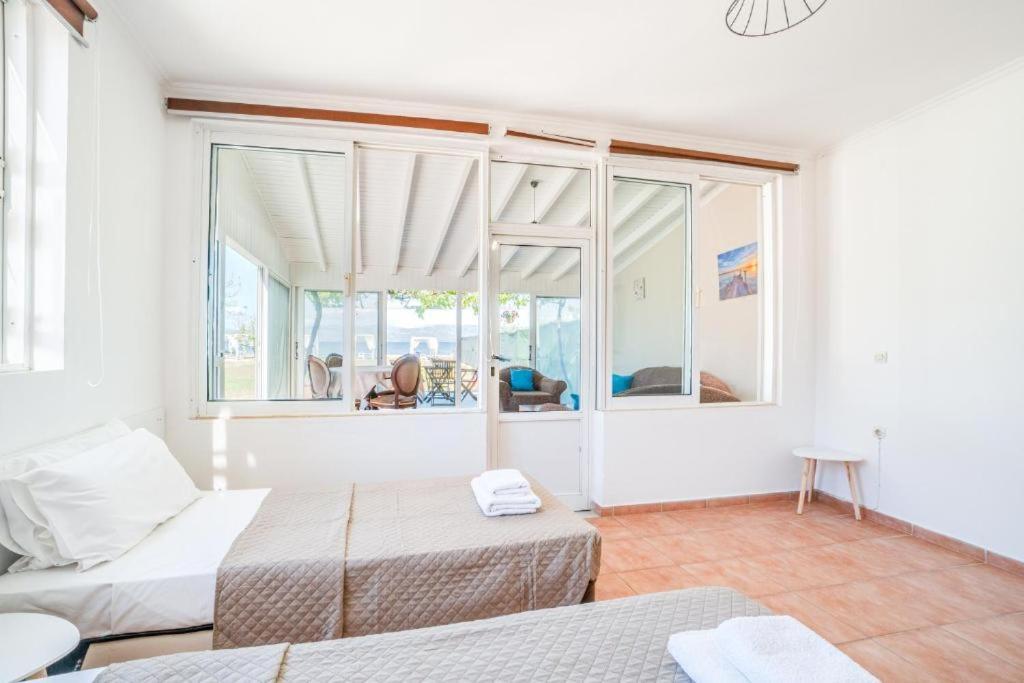 Sandy Complex By Konnect - Poolside & Seaside 2*